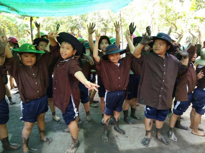 Học sinh trường Tiểu học Tân An được một ngày làm nông dân thực thụ tại nông trại TRee – Child Farm Bình Dương ngày 22/04/2018