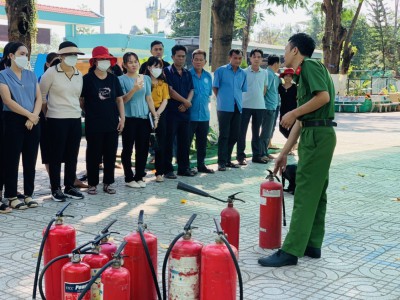 Thực tập phương án chữa cháy tại trường Tiểu học Tân An
