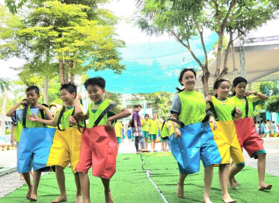 Học sinh hào hứng tham gia hoạt động trải nghiệm tai trường Tiểu học Tân An