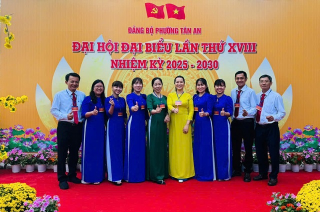 Đoàn Đại biểu Chi bộ trường Tiểu học Tân An  tham dự Đại hội Đại biểu Đảng bộ phường Tân An nhiệm kì 2025 -2030